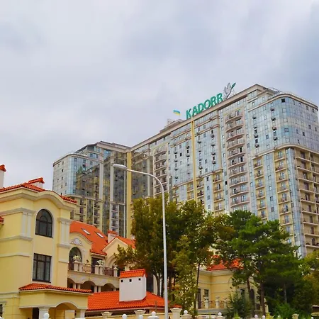8 перлина в аркадії *